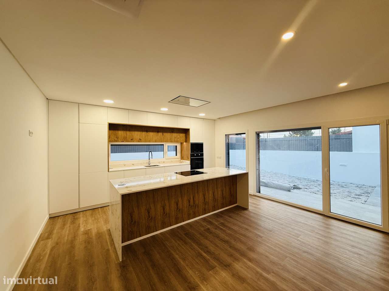 Moradia T4 térrea Fernão Ferro Pinhal do General-8