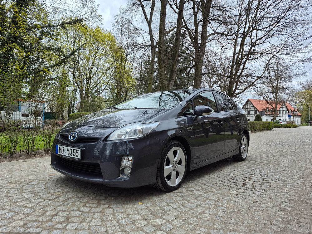 Toyota Prius III (Hybrid) Executive 2010