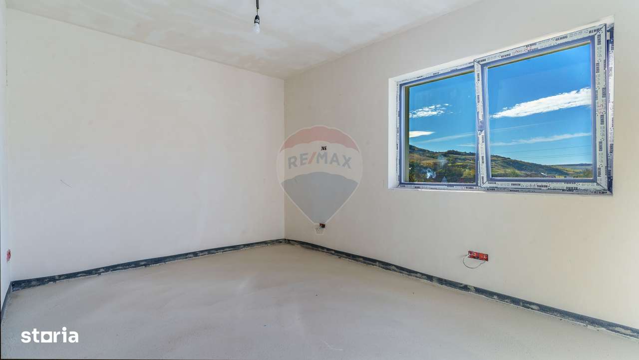 Casă individuala cu 5 camere, Sânpaul, semifinisata-12