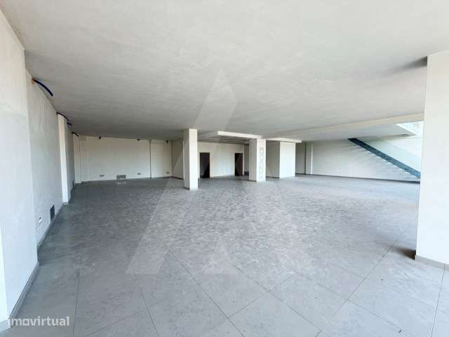 Loja ampla com arrumos no centro de Aveiro - Grande imagem: 4/19