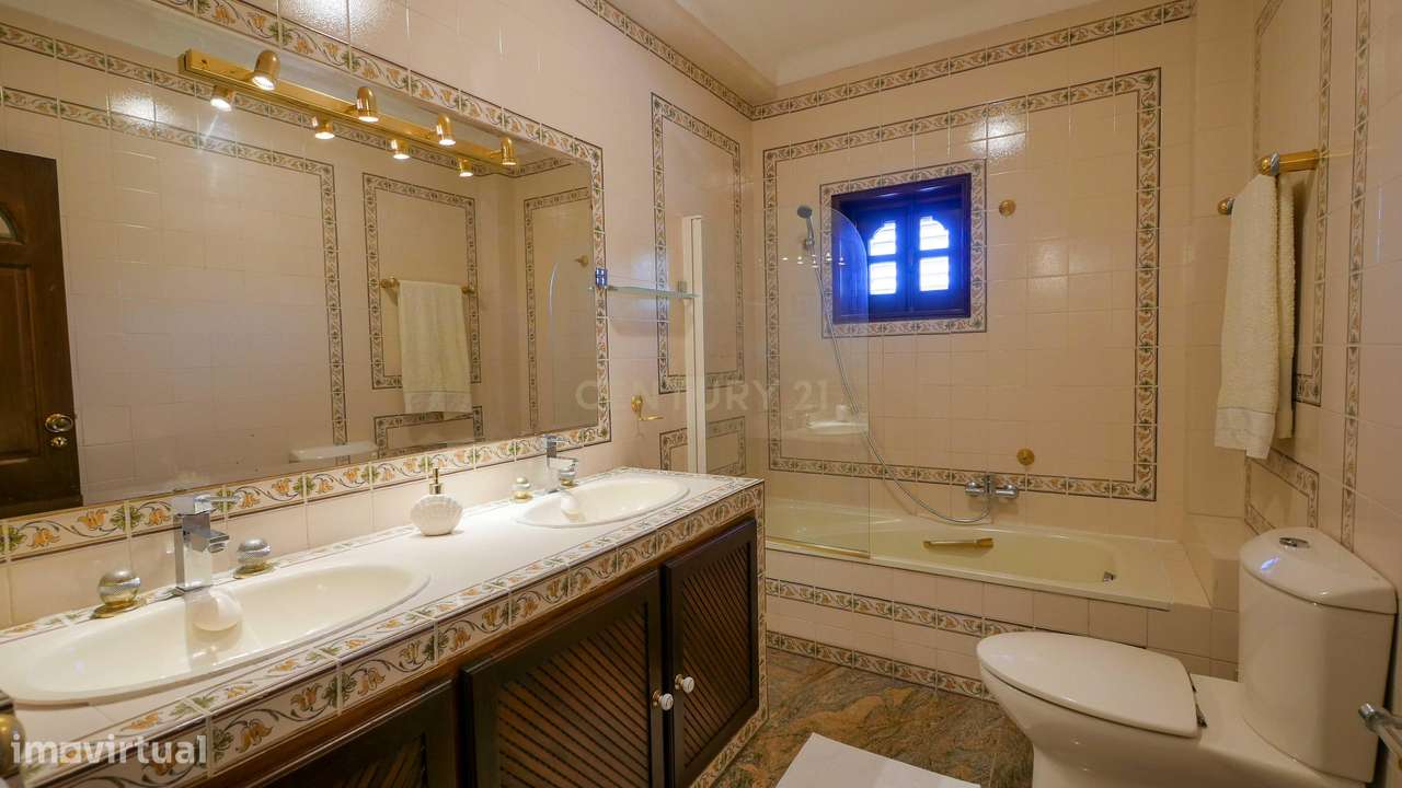 QUINTA EM PALMELA | 7 QUARTOS | 4 CASAS DE BANHO | 3 PISOS-16