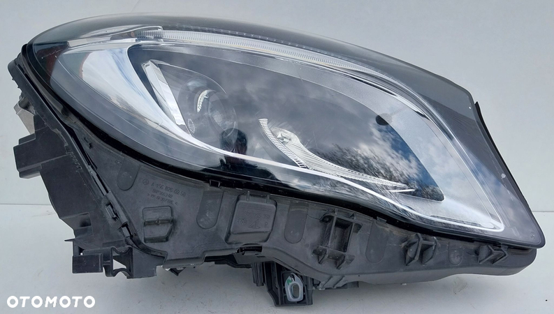 Lampa przód prawa Mercedes GLA W156 A156 A1569067600 - 2