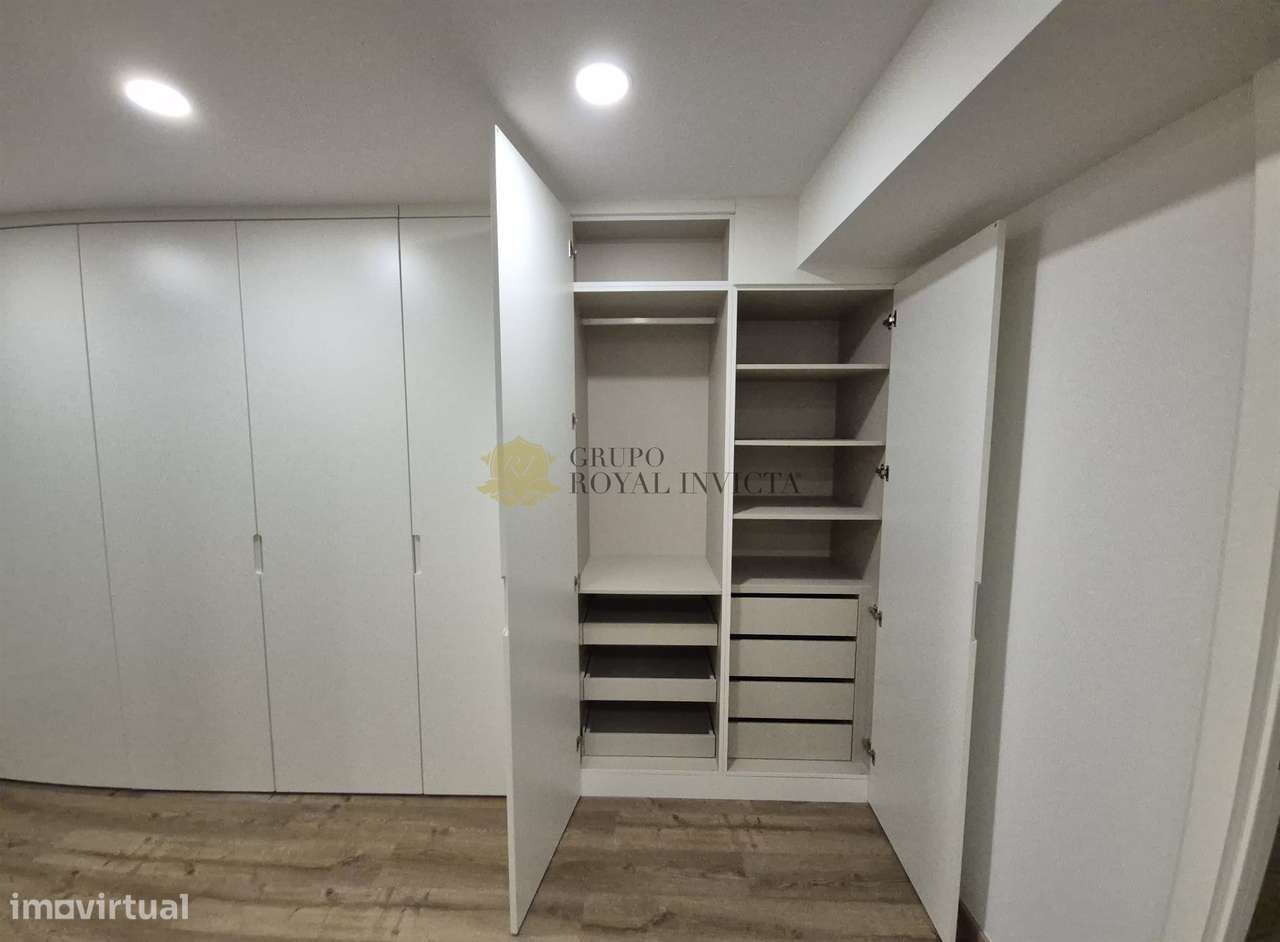 Oportunidade – Apartamento T2 Remodelado no Porto-21