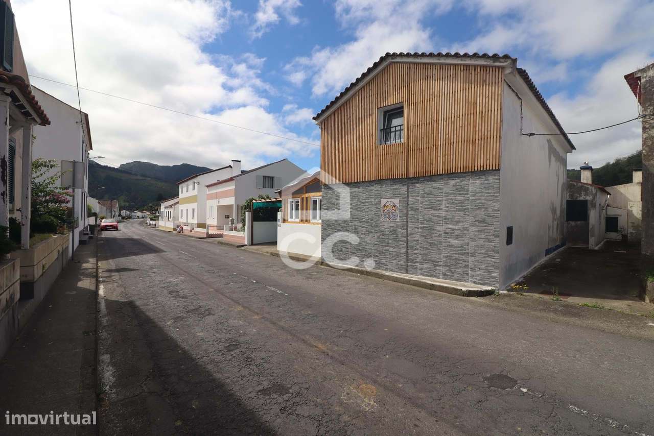 Conjunto de 3 Moradias - Sete Cidades - Ponta Delgada - Grande imagem: 3/32