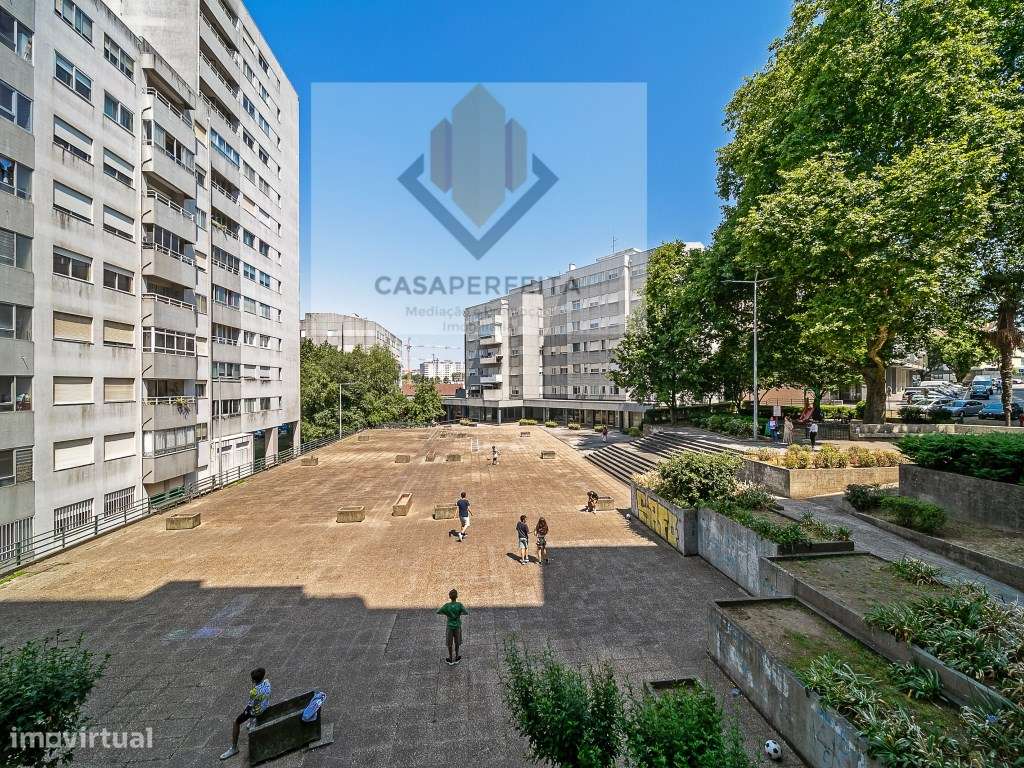 Apartamento T4 com Lugar de Garagem - Devesas, Vila Nova de Gaia-33