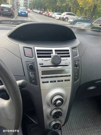 Toyota Yaris 1.3 Luna Premium - 3