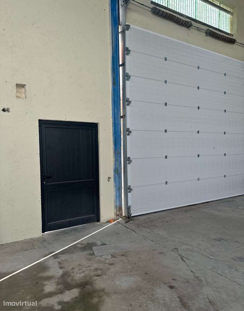 Armazéns industrial disponível para aluguer 1050m2 - Grande imagem: 3/4