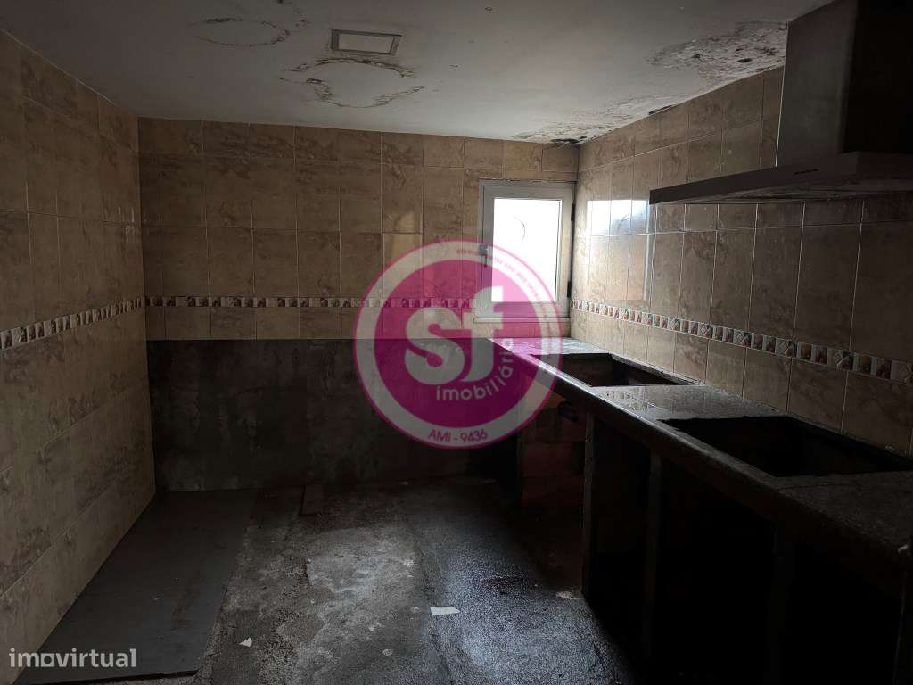 Moradia térrea T2 em lote de 450 metros, com grande potencial-9