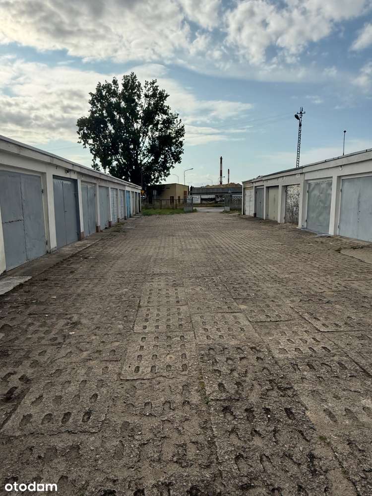 Garaż murowany 18,5 m2, instalacja elektryczna, zamknięty kompleks - Pełny obrazek: 3/11