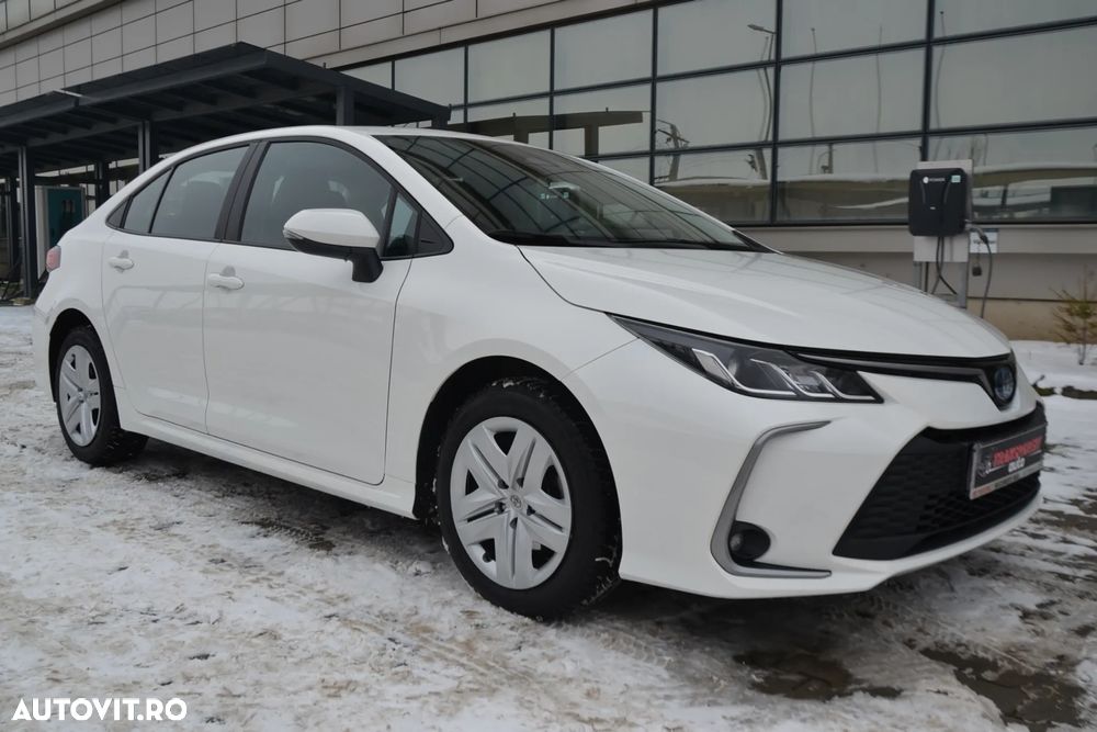 Toyota Corolla Sedan 1.8 Hybrid ECO HSD E-CVT 140 cp 33202 km - 2