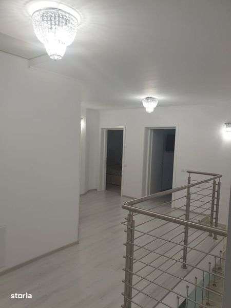 Casa / vila de vanzare - Imagine principală: 2/7