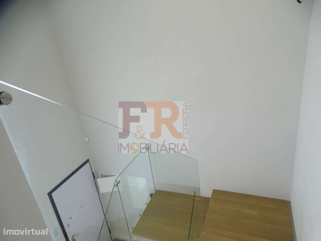 Moradia Geminada T3 com Garagem Fernão Ferro - Grande imagem: 5/24