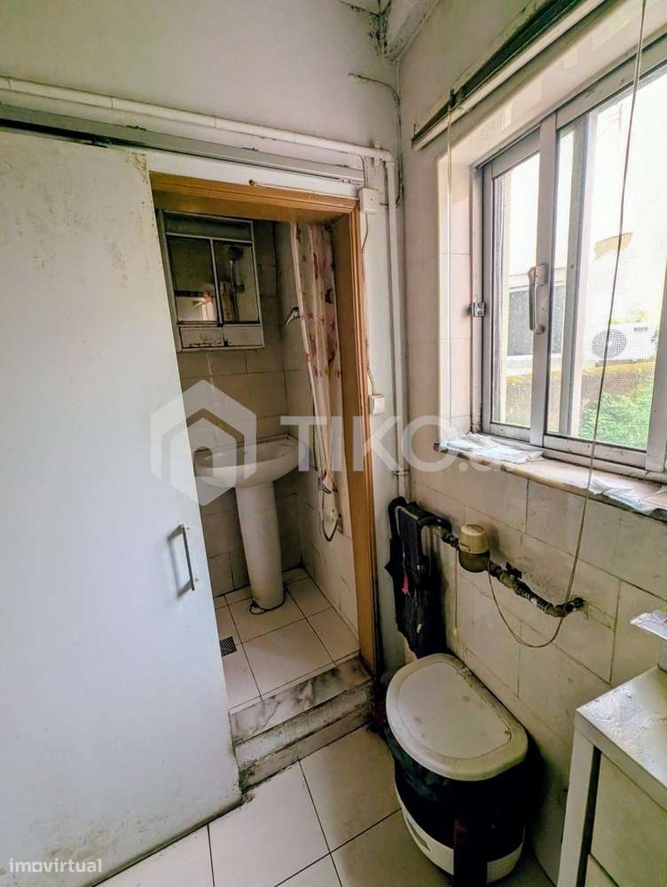 Prédio em Propriedade Total na Mouraria — Ideal para AL ou  T0/T1-7