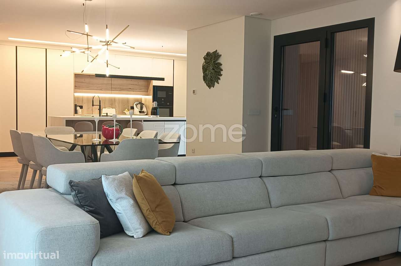 Moradia Térrea Semi- nova com piscina-9