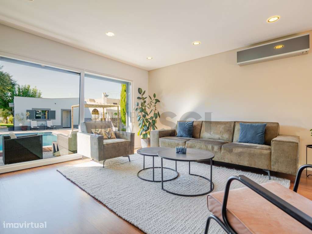 Moradia Independente T4 com piscina em Azeitão| Lote 857m2-13