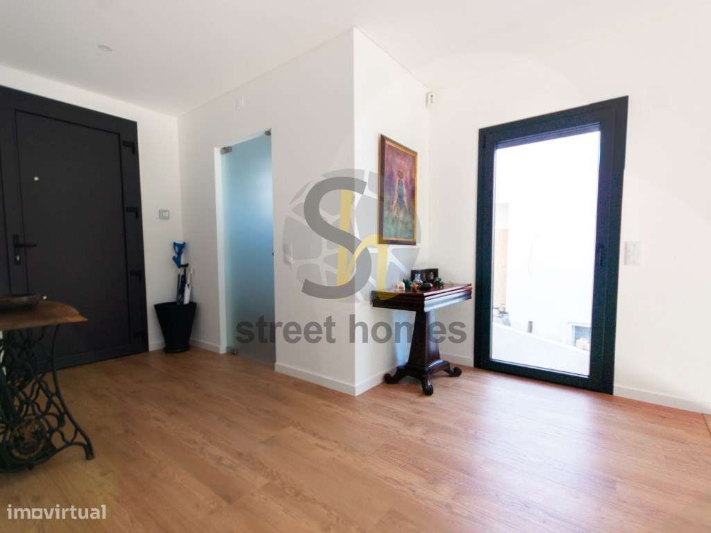 Exclusividade e Design: Moradia Contemporânea com Piscina no Coraçã...-19