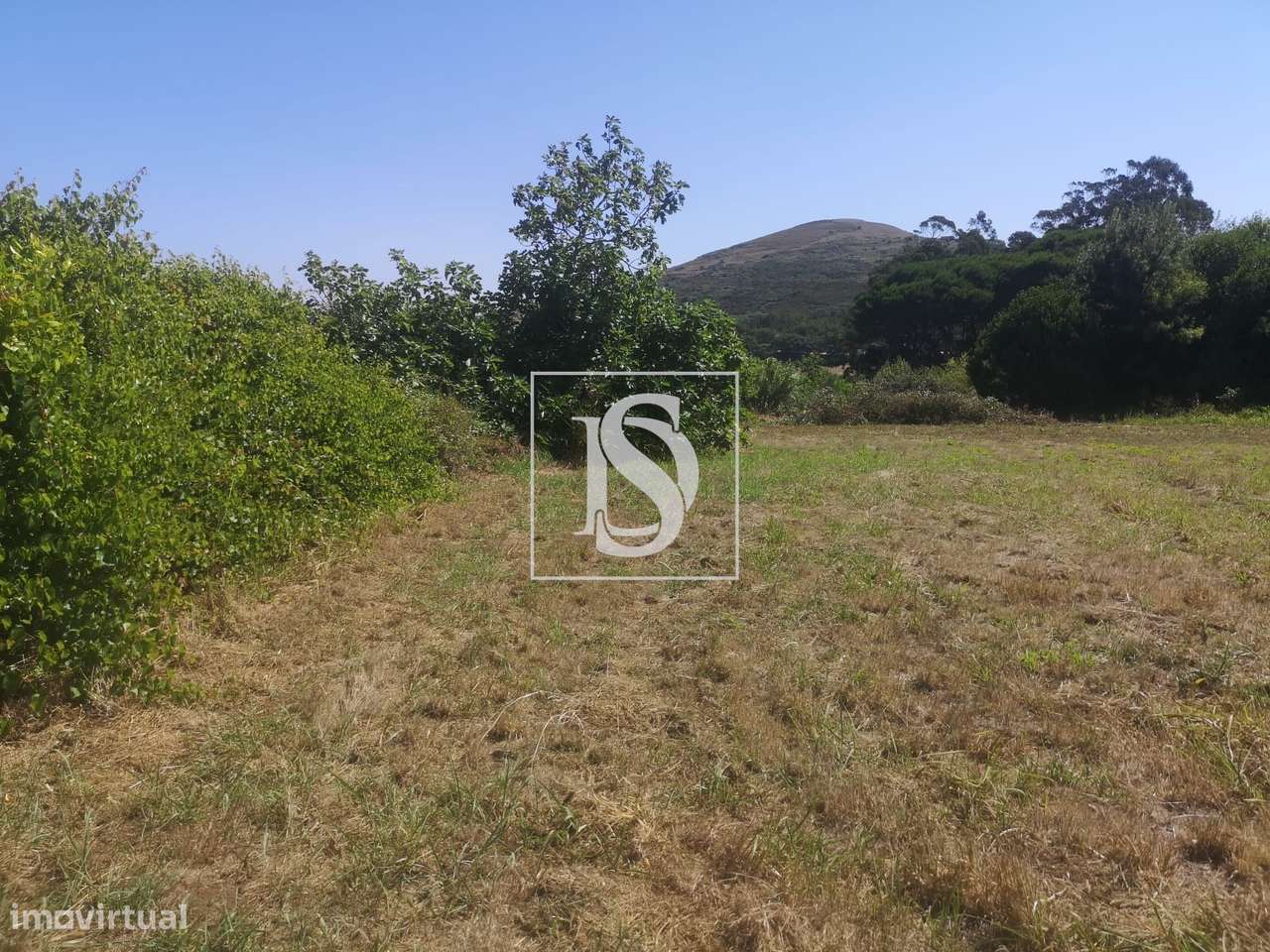 Terreno com vista deslumbrante e excelente acessibilidade, em Alcainça - Grande imagem: 4/17