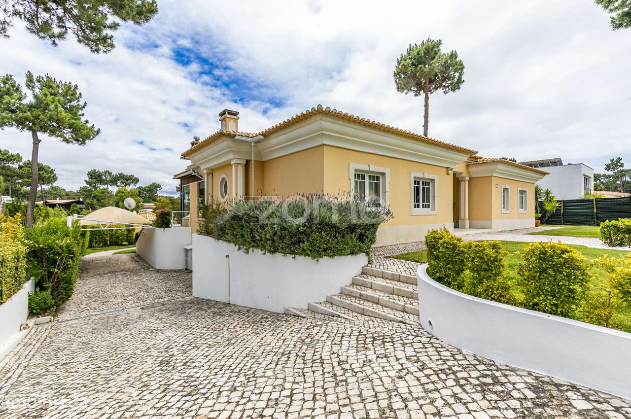 Moradia T5 com piscina e vista para lago na Herdade da Aroeira - Grande imagem: 1/39