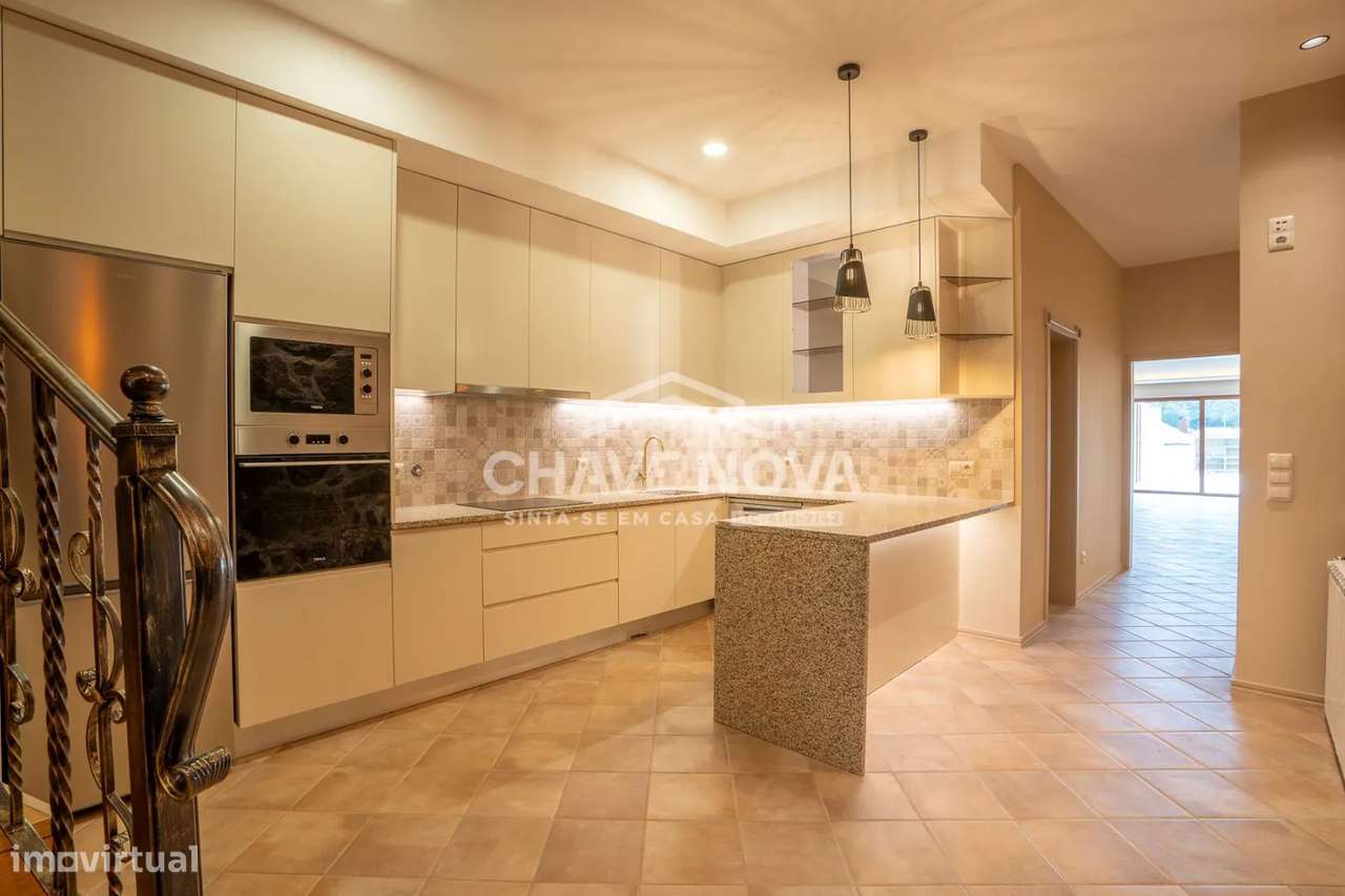 Moradia T2 Renovada em Coimbrões - Grande imagem: 2/19