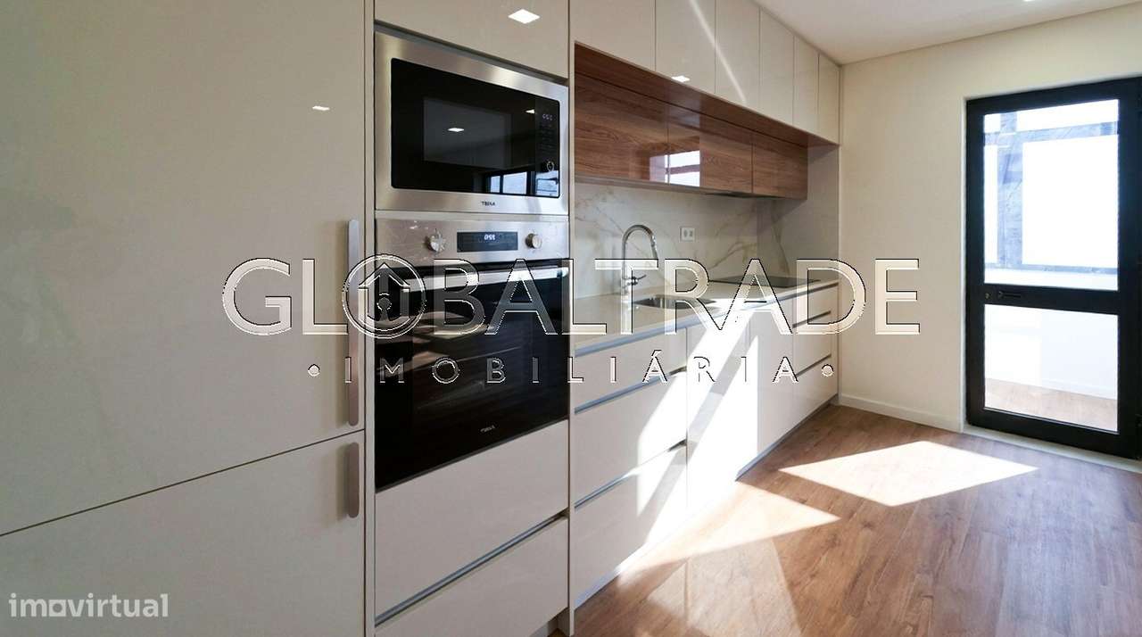 Apartamento T2 Renovado & Equipado em Matosinhos-3