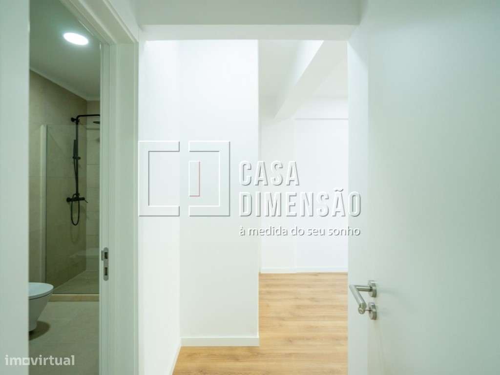 Apartamento de tipologia T3 com varanda, mobilado e equipado em Ben...-28