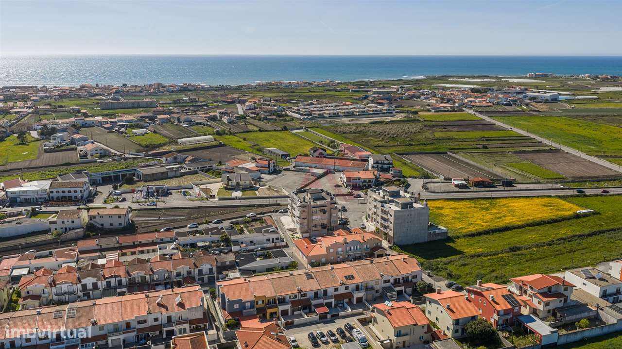 T1 em Aver-o-Mar a 10 min da praia | Último piso | Garagem | Potencial - Grande imagem: 5/21