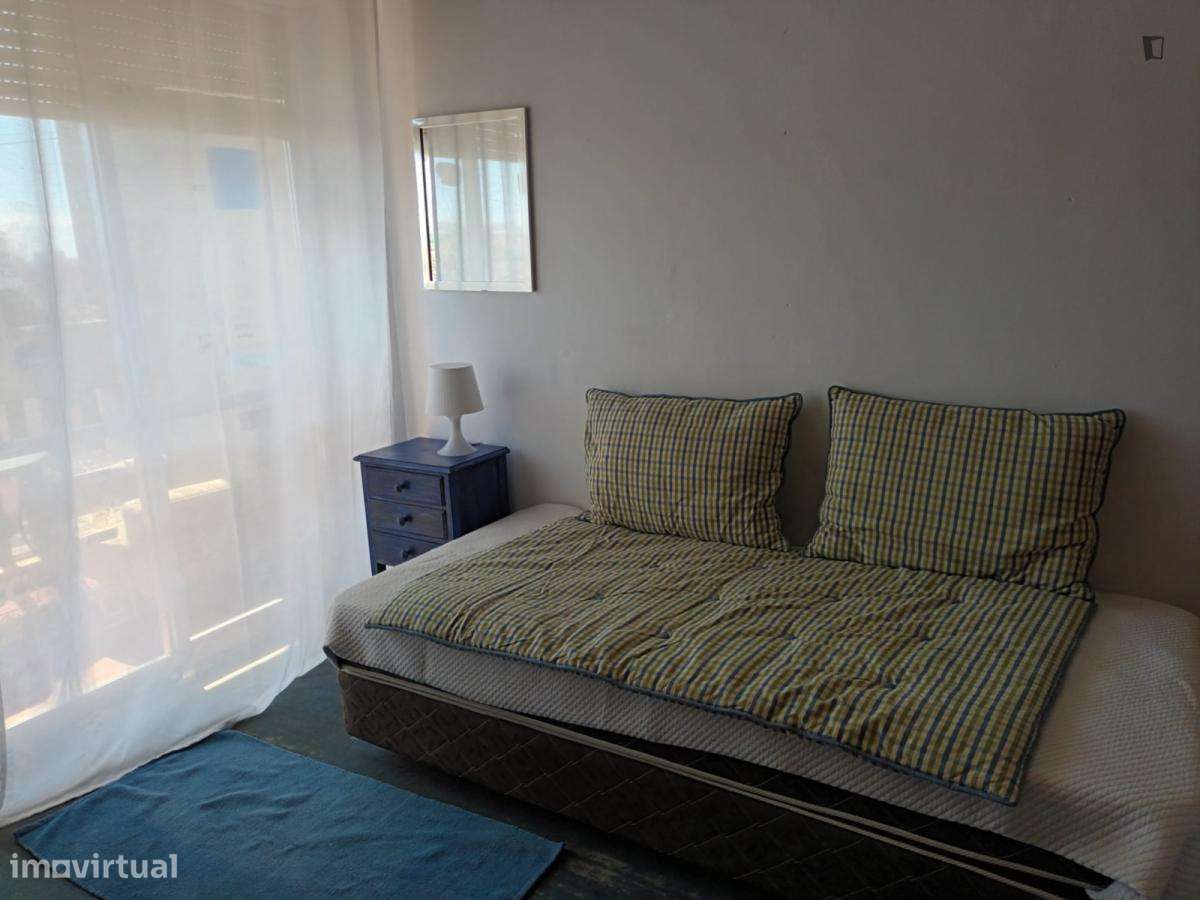 Quarto - localizado em Roma-Areeiro Lisbon - Grande imagem: 4/17
