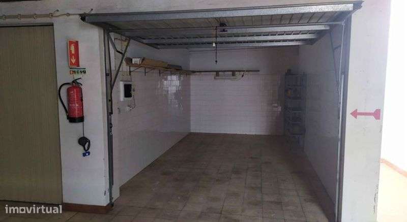 Garagem box condomínio fechado com vigilante no Laranjeiro - Grande imagem: 4/5