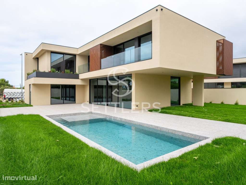 Moradia Isolada T5+1 - Birre - Grande imagem: 2/28