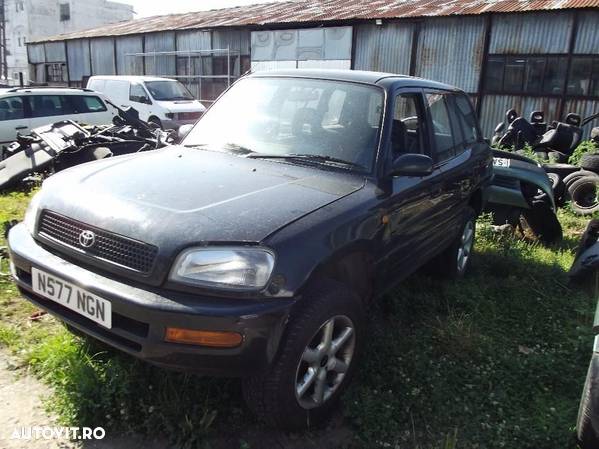 Dezmembrez Toyota Rav 4 5 usi motor 2.0 benzina cutie manuala an 2000 - 1