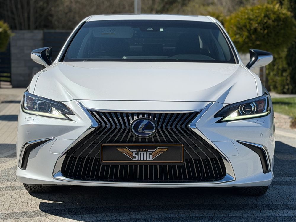 Lexus ES 300h Business Line 2020