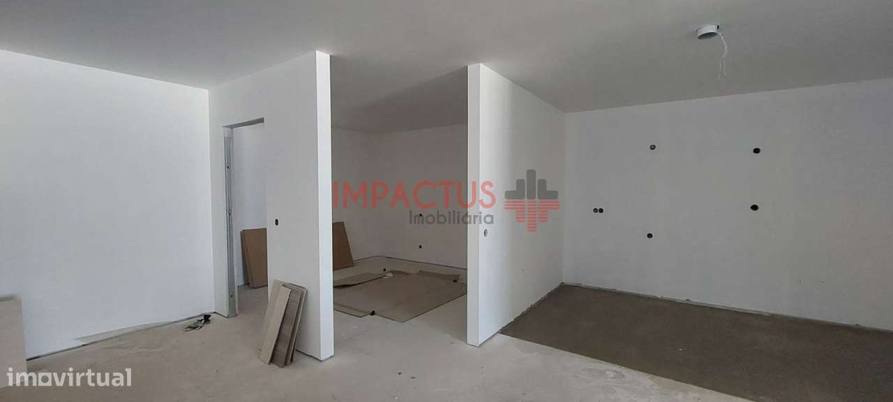 Apartamento T2 com terraço junto ao Metro-12