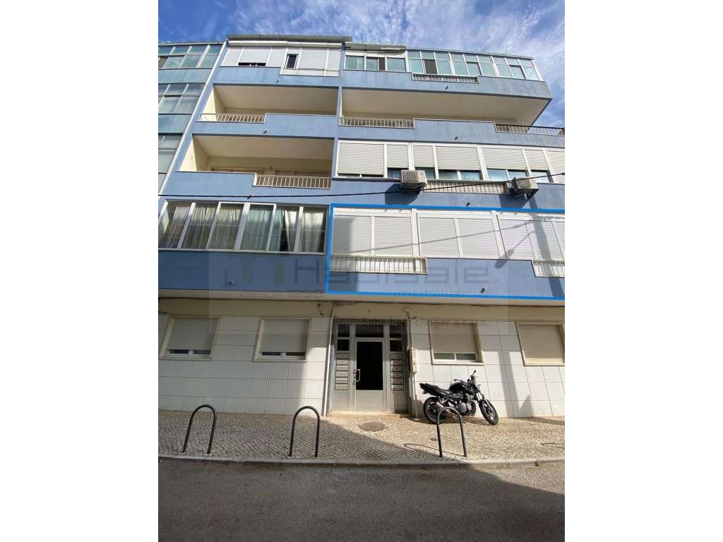 Apartamento de 5 assoalhadas frente à base naval do Alfeite - Grande imagem: 4/30