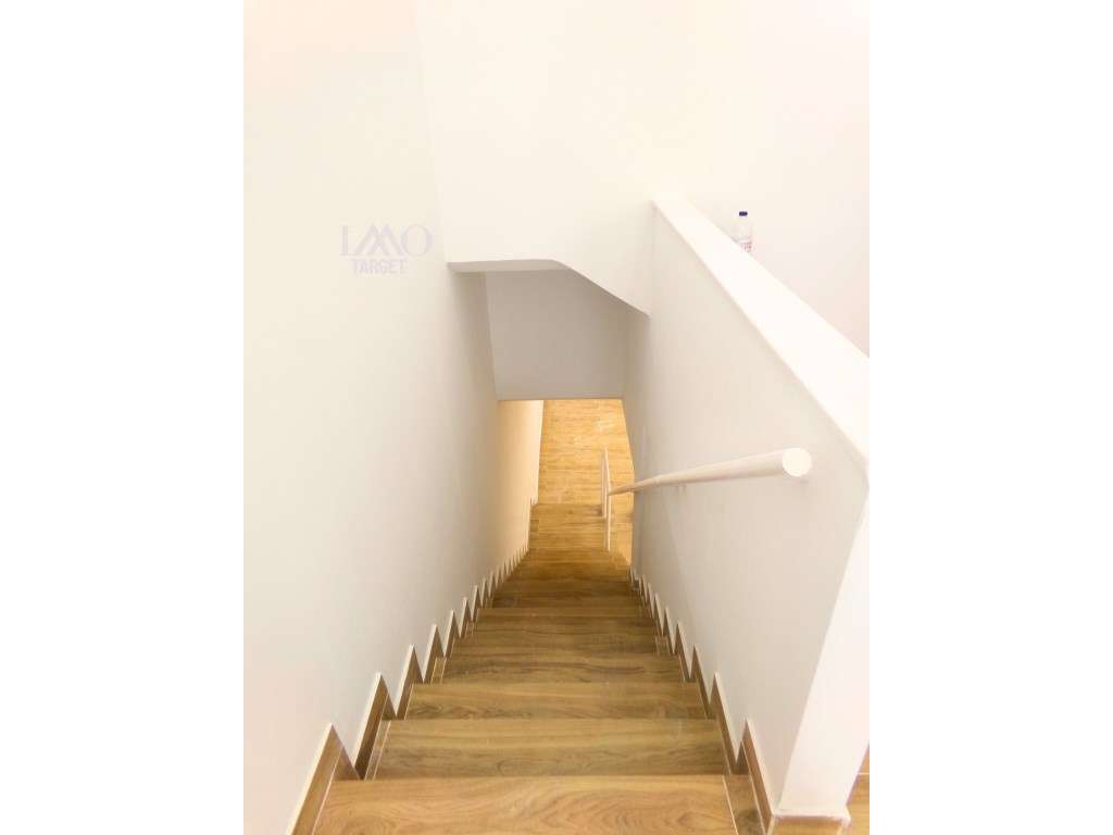 Loja com Rendimento - Areeiro - Rentabilidade de 8.5%-4