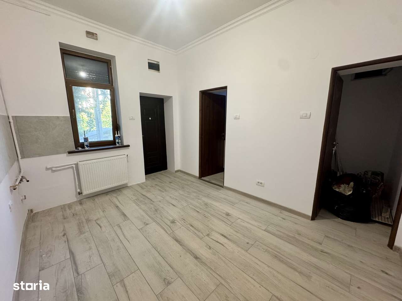 Vand apartament 2 camere, renovat, central-Turnul de Apa-2