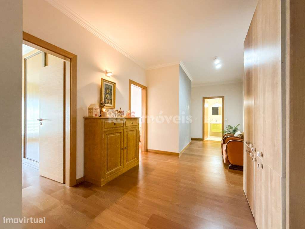 Apartamento T4 Duplex c/ Varandas, Arrecadação e Parqueamento - no ...-35