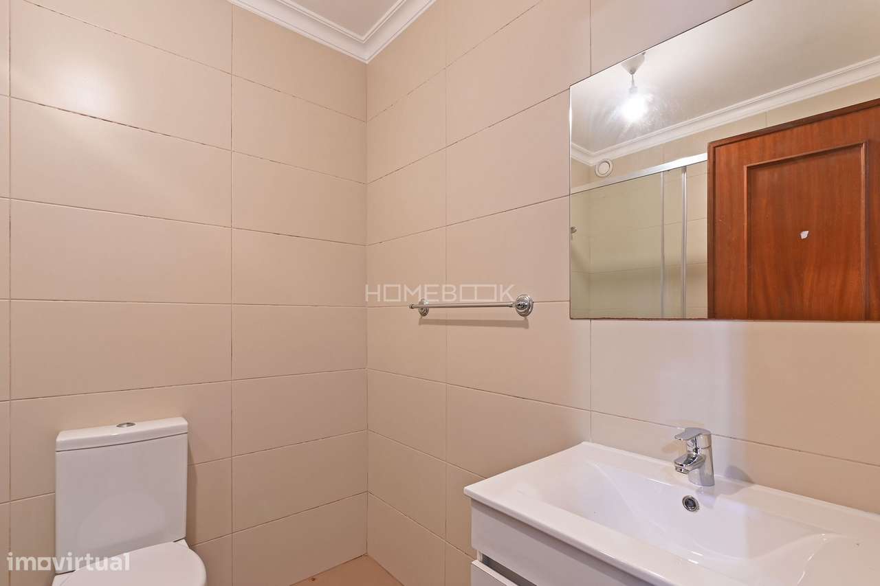 Apartamento T3 em plena Avenida Fernão Magalhães-7