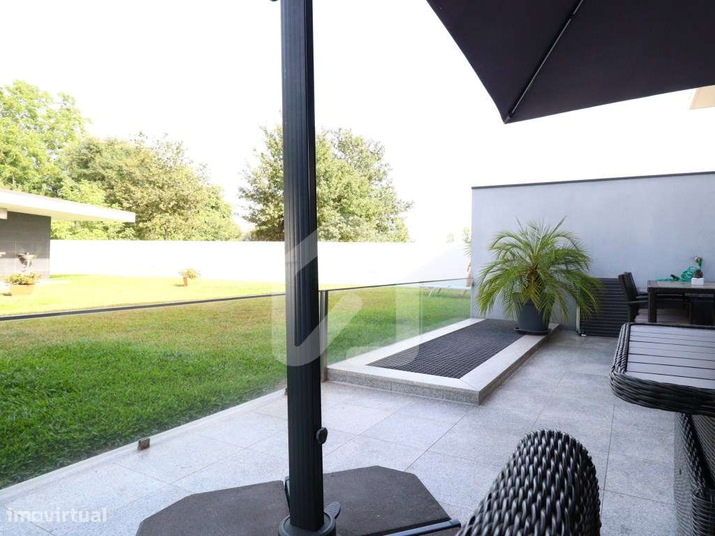 Moradia T3 + T0 em Condomínio Fechado com Piscina à Venda em Vila N...-19