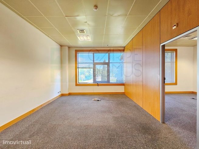 Escritórios com 780 m² na Quinta da Beloura-20