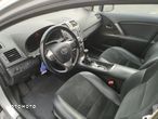 Toyota Avensis 2.0 Premium - 13