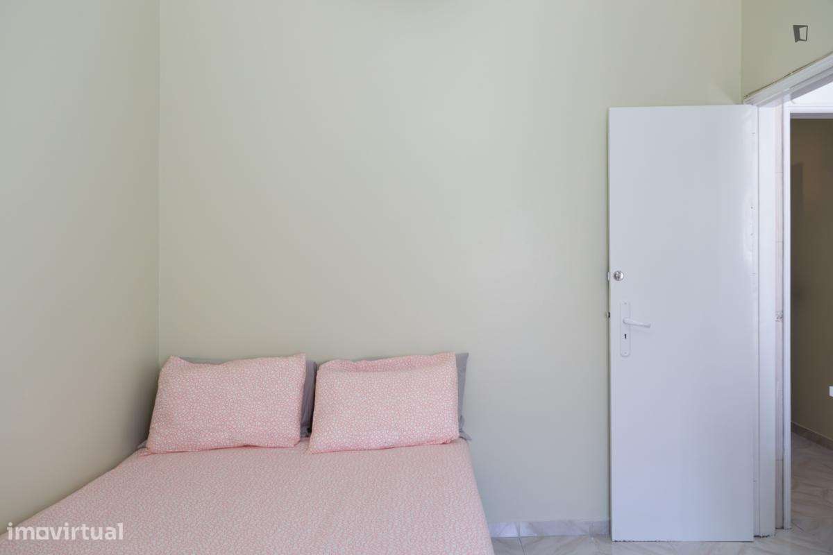 Quarto - localizado em Penha de França Lisbon - Grande imagem: 4/10