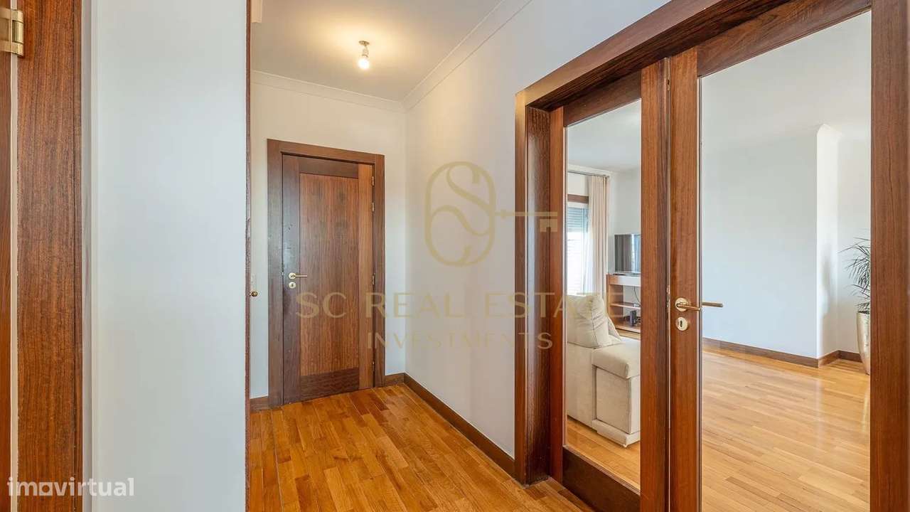 Exclusivo T2 Duplex Recuado, Último Piso, 2 Terraços, Cedofeita-5
