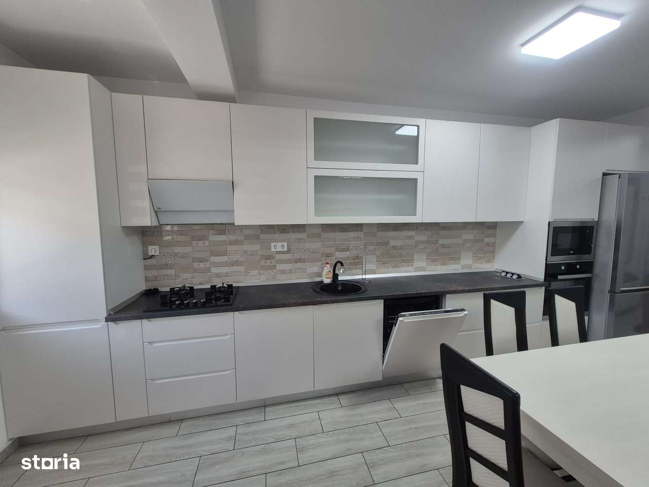 APARTAMENT 3 CAMERE SI LOC DE PARCARE | SELIMBAR ZONA TRIAJULUI - Imagine principală: 3/8