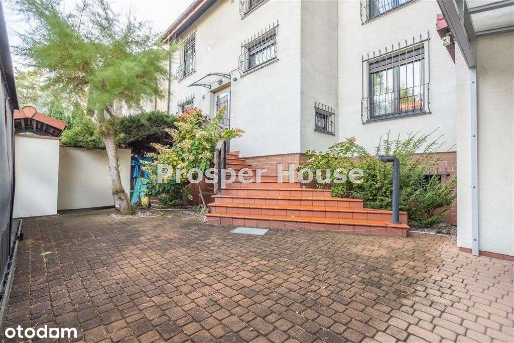 Dom z ładną zagospodarowaną działką.-17