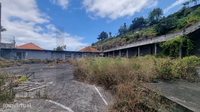 Prédio de grande volumetria no Funchal-11