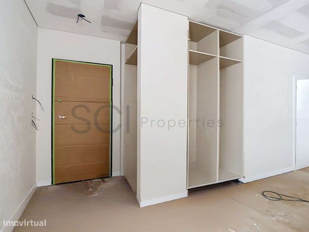 Extraordinário Apartamento T3+1 com amplas áreas em Coina-3