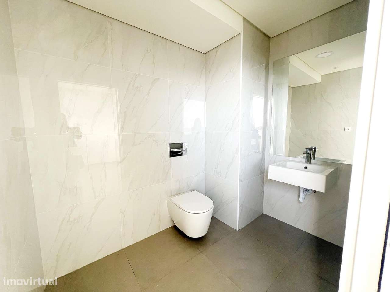 T2 novo c/ estacionamento e varanda - URBANIZAÇÃO MOINHOS DO...-40