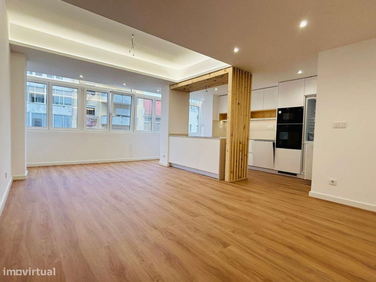 T2 totalmente renovado junto ao metro-9