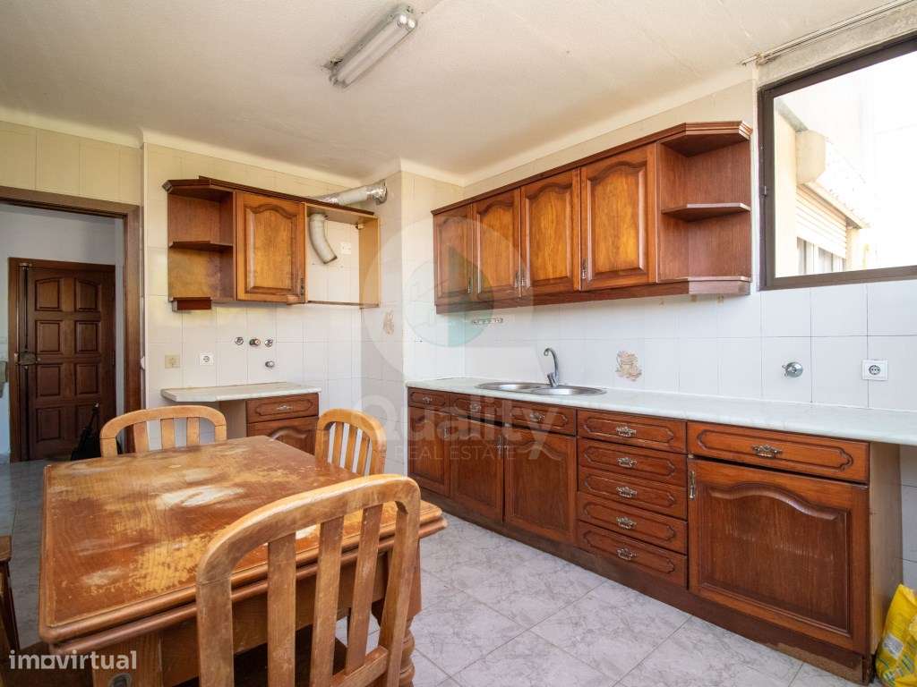 Excelente Apartamento T2 na Cidade Sol-9