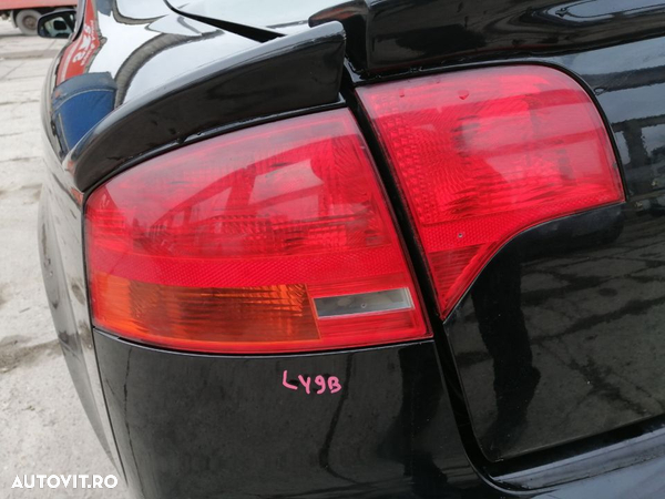 Soclu Suport Bec Becuri de la Stop Lampa Tripla Stanga de pe Capota Portbagaj Audi A4 B7 Berlina Sedan 2005 - 2008 - 2